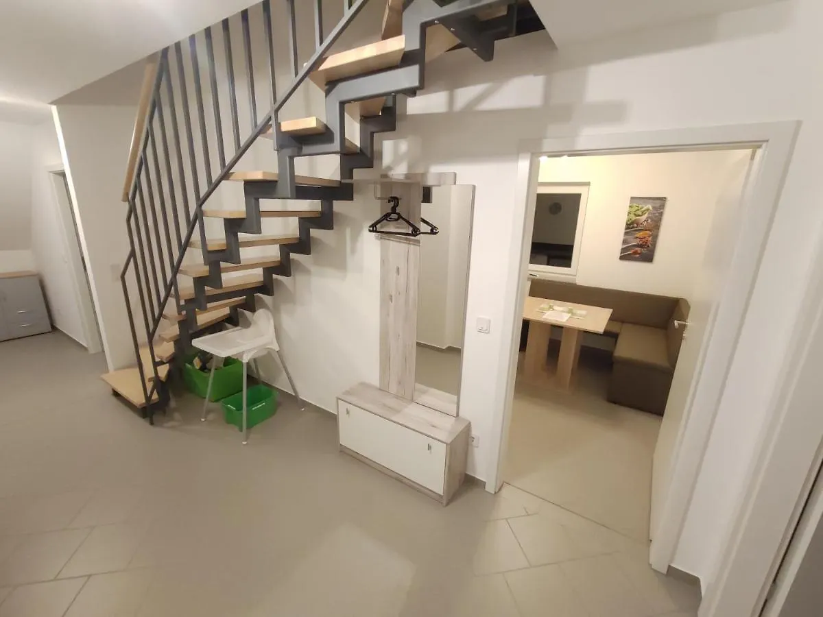 Ferienwohnung Karola Beim Legoland Ichenhausen Apartment
